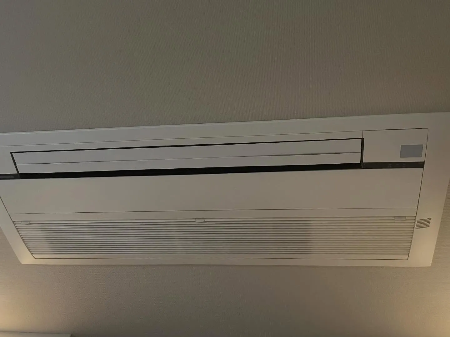 天カセエアコン1方向